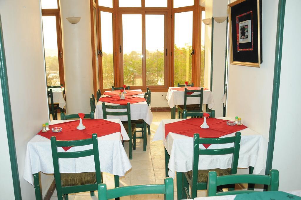 Nile Hotel Aswan Buitenkant foto