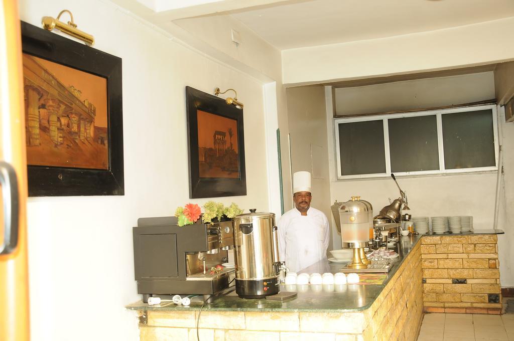 Nile Hotel Aswan Buitenkant foto
