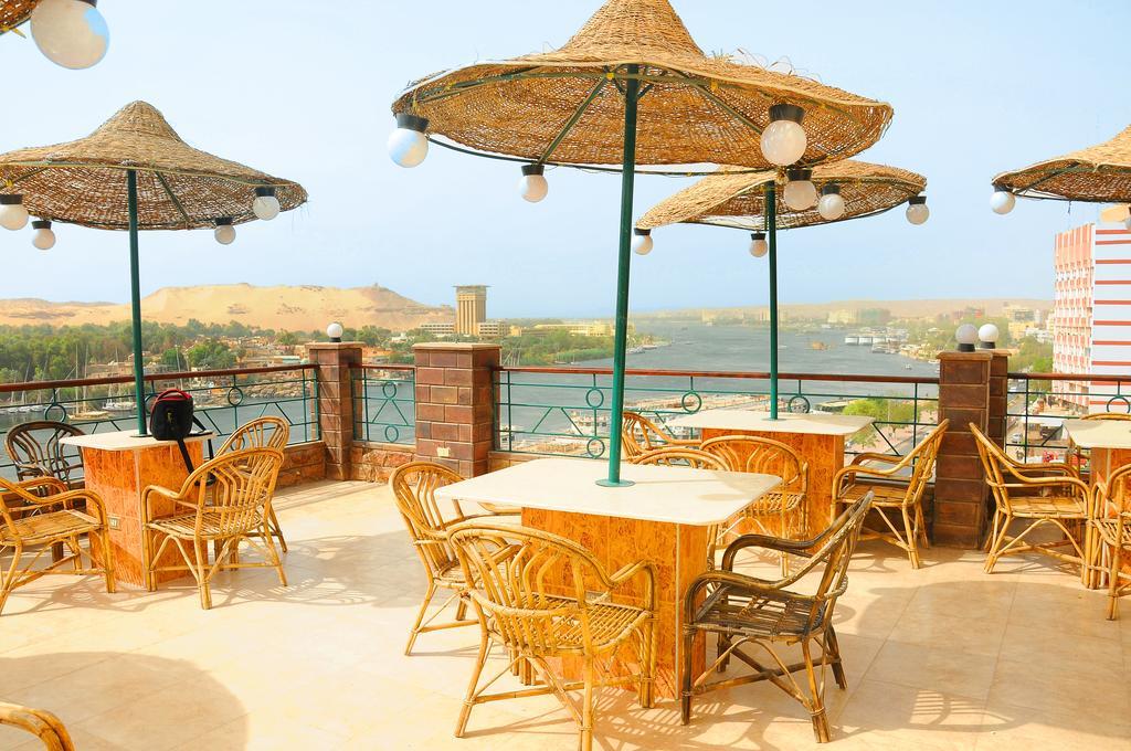 Nile Hotel Aswan Buitenkant foto