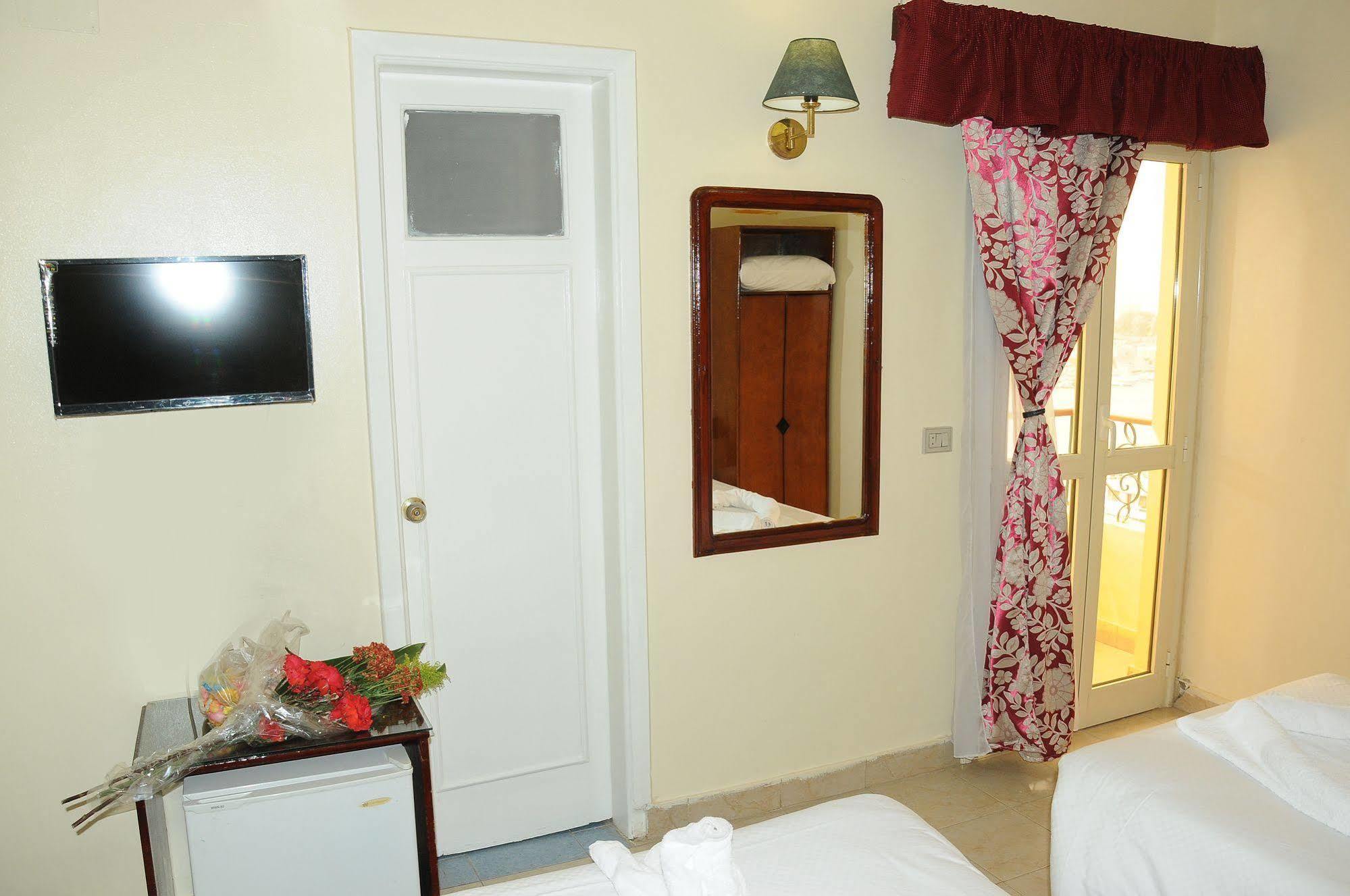 Nile Hotel Aswan Buitenkant foto